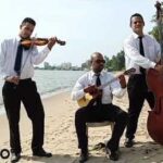 Caballo Viejo en la playa Caballo Viejo del Maestro Simón Díaz. Interpretada por Víctor Avendaño y su Ensamble Makobo