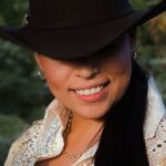 Marianny Díaz nos canta El Fogón con letra de Mario Díaz