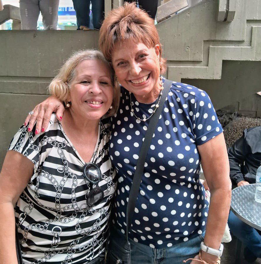 Floria Marquez y amiga del Club Tobías