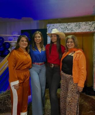 De izquierda a derecha: Rummy Olivo, Scarlet Linares, Araima Amézquita y Reina Lucero